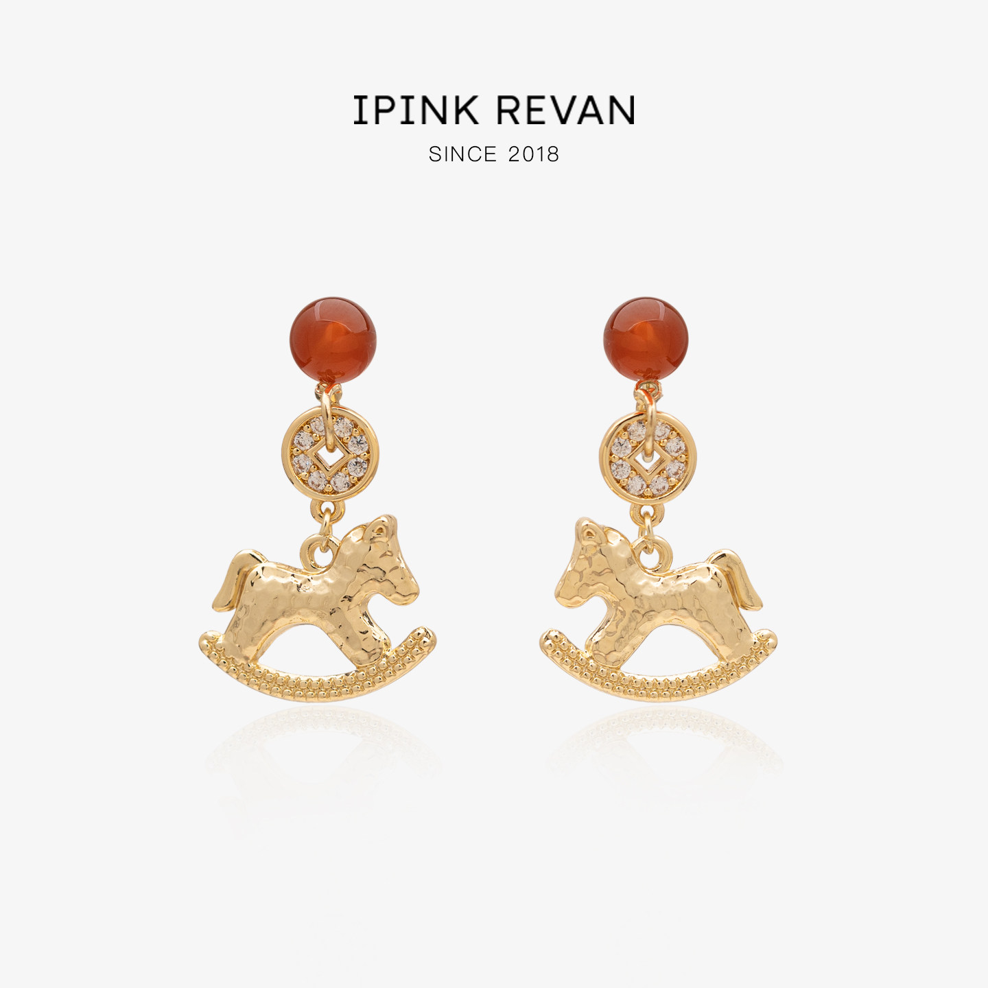 IPINK原创金色小马过年耳环喜庆新年耳夹高级感2026马年生肖耳饰,饰品/流行首饰/时尚饰品新,耳环,淘宝优惠券,粉丝福利购,淘宝优惠卷