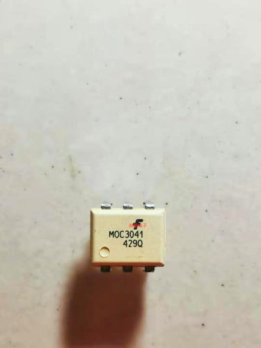 集成IC电路芯片MOC3041 DIP-6原装拆机质量保证