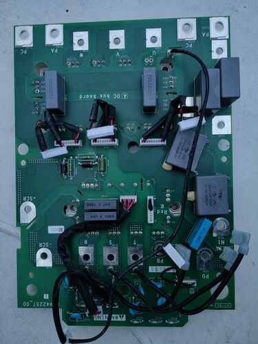 EAV42262-01施耐德变频器ATV610D45N4功率板EAV42257-00功率45KW