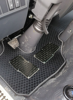 江淮运多多N1/N3/N5/N6/N7/N8帅铃国四窄体货车脚垫