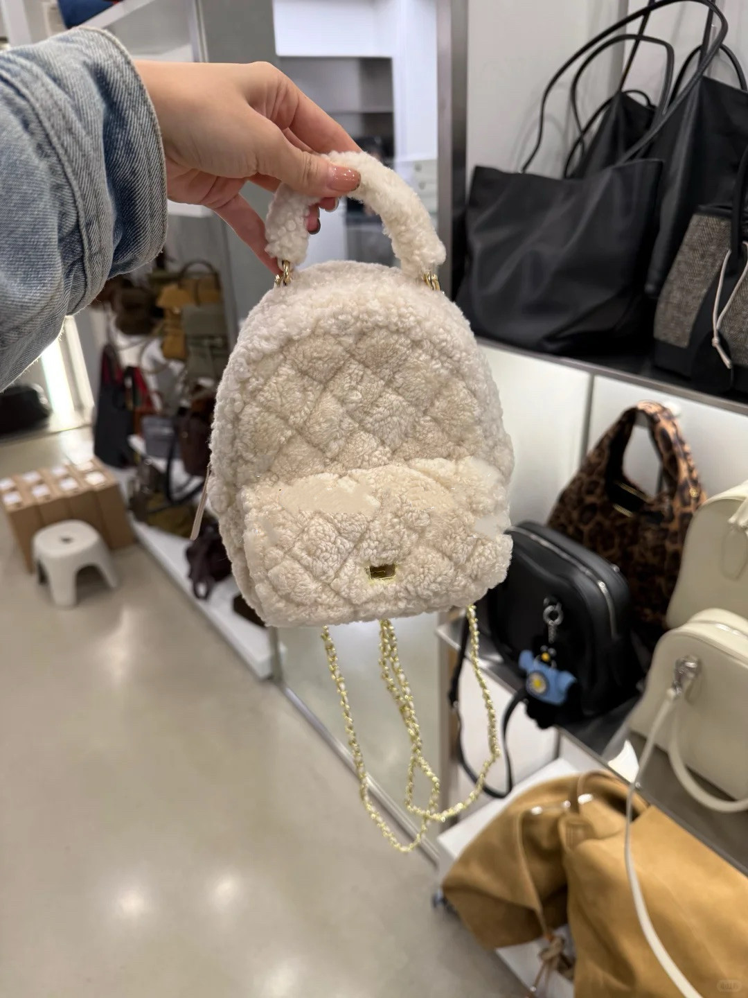 小香风包包女2025新款秋冬羊羔毛绒绒双肩背包菱格链条迷你手提包