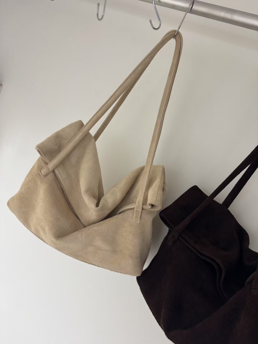 包包女2025新款秋冬小众设计真皮单肩斜挎托特包头层麂皮绒腋下包