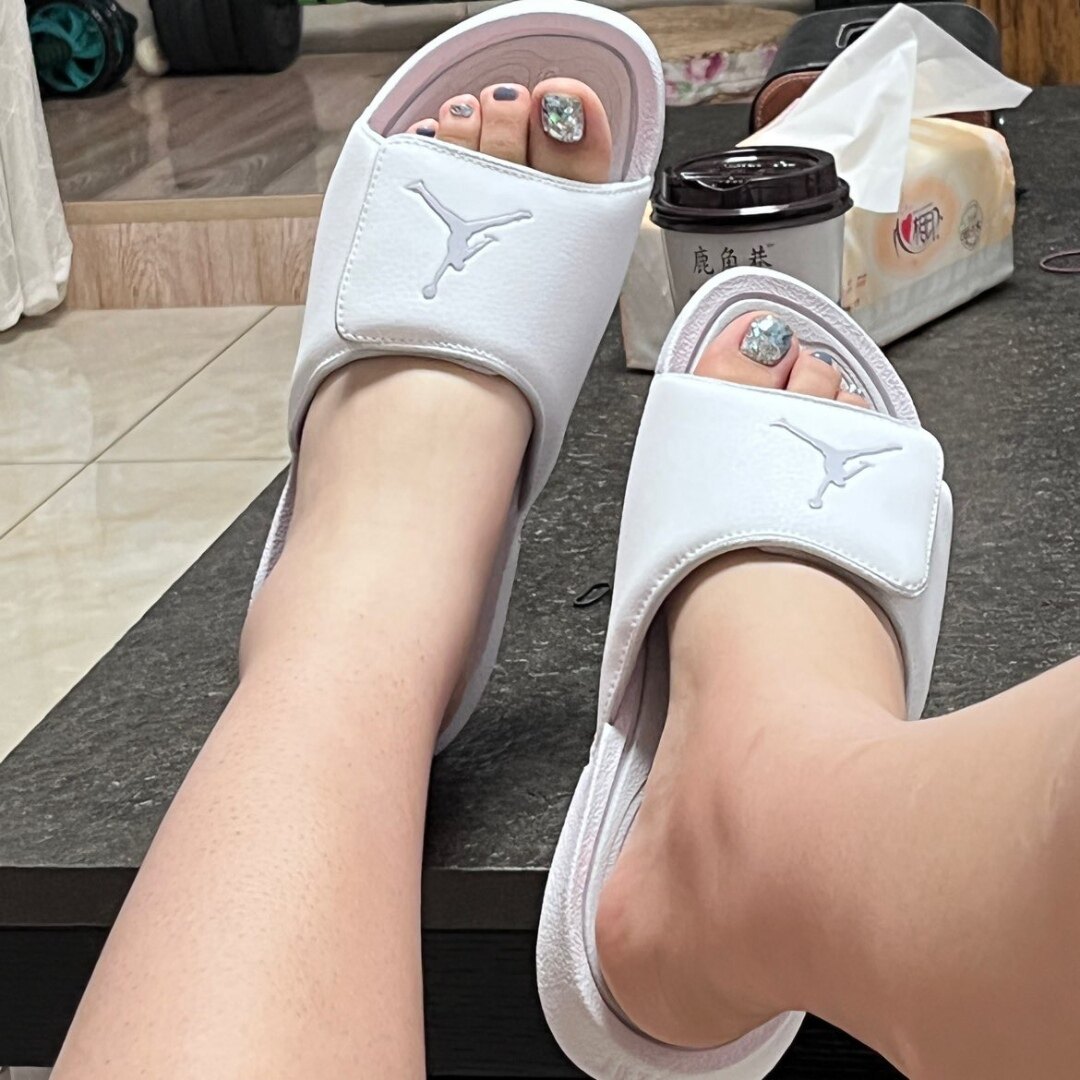 Jordan Hydro 6女款白色时尚舒适轻便个性缓震一字拖鞋881474-100图片
