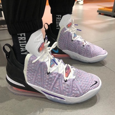 Nike Lebron 18 Graffiti Print 男女淡紫黑中帮篮球鞋CQ9284-900