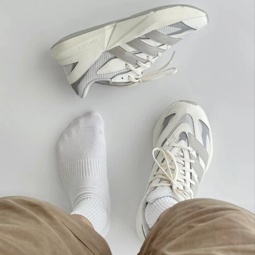 Adidas LIGHTBLAZE男款白灰色舒适时尚百搭低帮休闲跑步鞋 JR7328