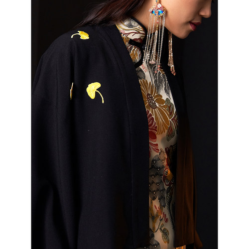 扶郎国潮原创小众设计师店 暗黑风朋克复古 流苏刺绣蝙蝠袖短外套