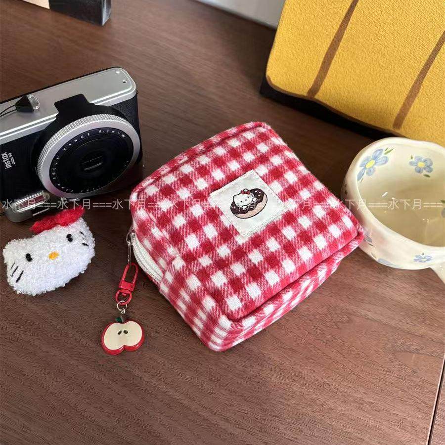 可爱刺绣韩版红格子化妆收纳包随身便携大容量卫生棉包杂物收纳袋,收纳整理,化妆包,淘宝优惠券,粉丝福利购,淘宝优惠卷