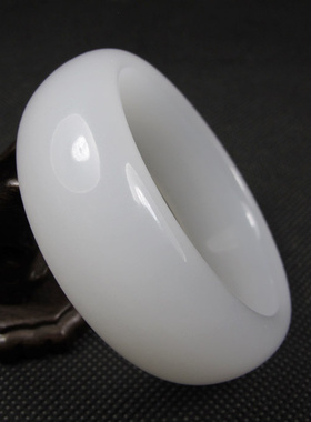 青峰玉器新疆昆仑白玉手镯 和田玉手镯 加宽加厚手镯