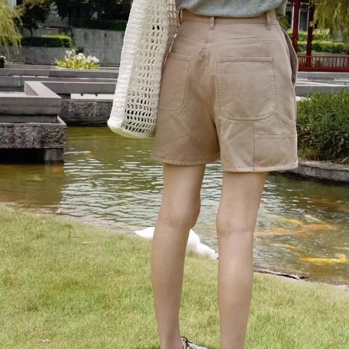 I INSIST 25SS春夏新款 宽松休闲日常通勤 卡其色女款工装短裤