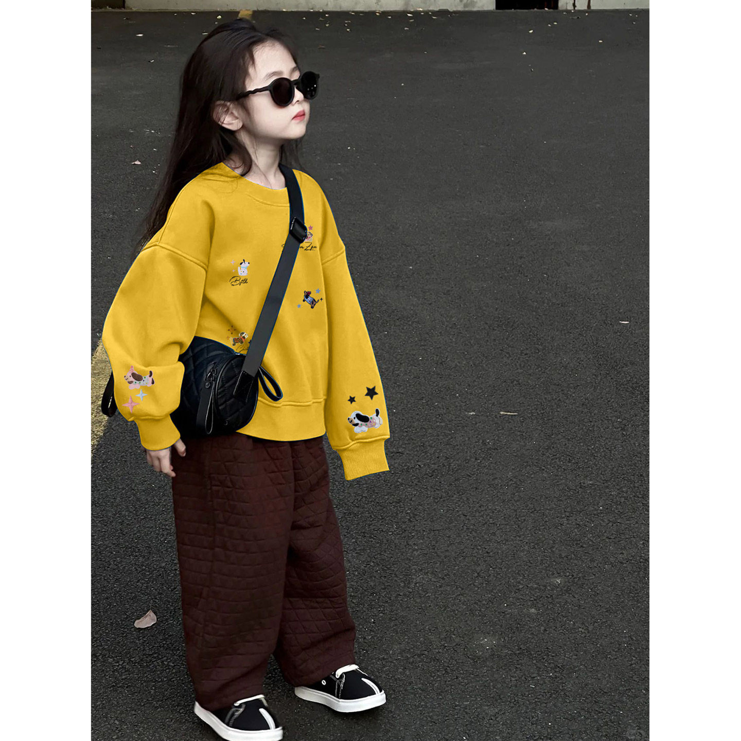 时尚小狗印花女童圆领卫衣秋冬季新款宽松小女孩加绒加厚无帽上衣