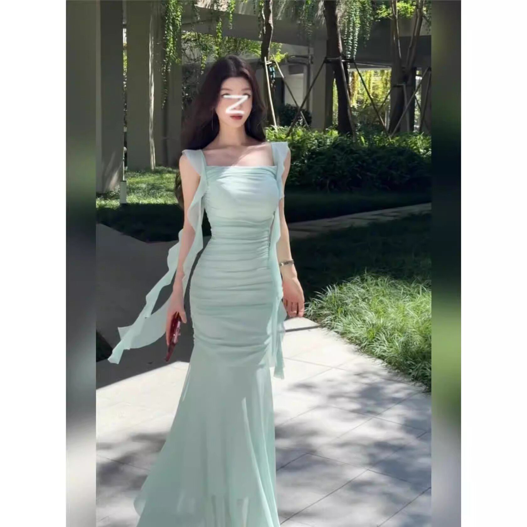 温柔风巨好看的修身包臀吊带长裙小众时尚气质感连衣裙2026年春季