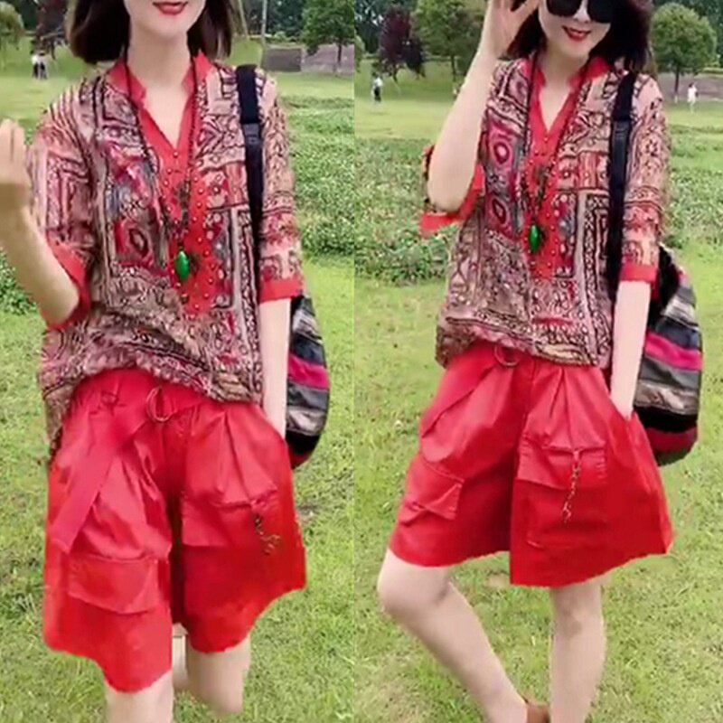 9513大爱美依缘2025夏季新款V领复古印花上衣红色阔腿短裤时尚潮
