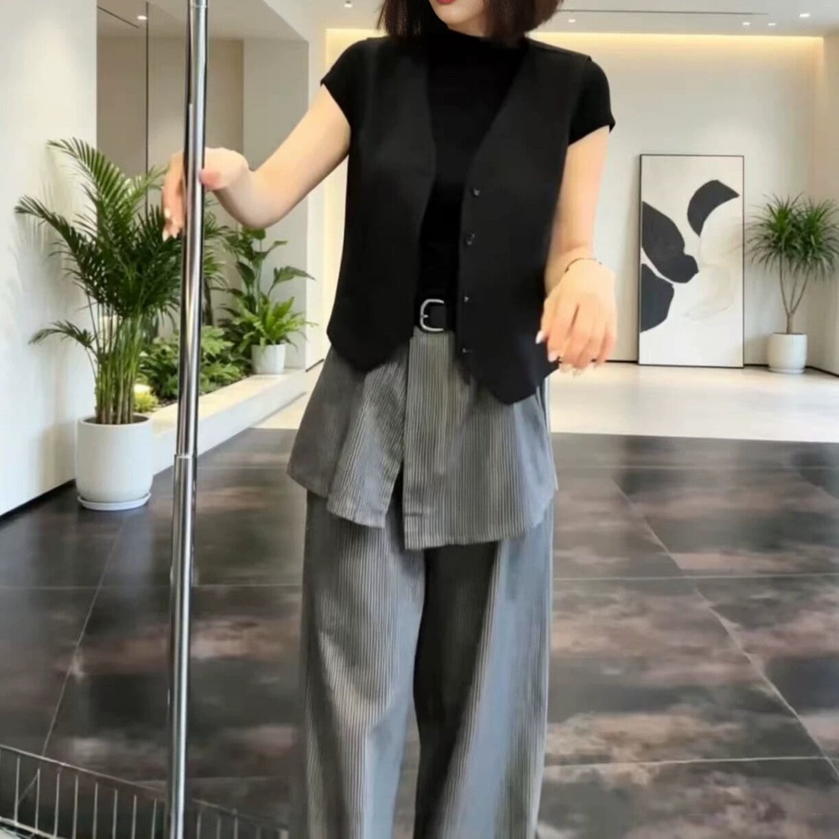 25197大爱美依缘2026夏季新款洋气后背蝴蝶结马甲条纹阔腿裤女潮