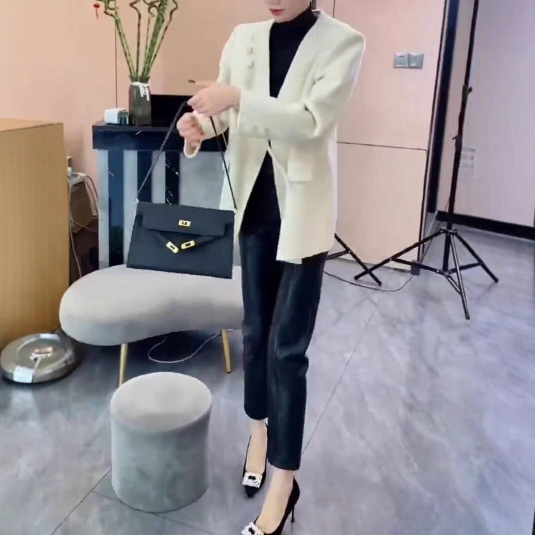 241073大爱美依缘2026新款时尚宽松无领西服外套洋气小脚皮裤女装