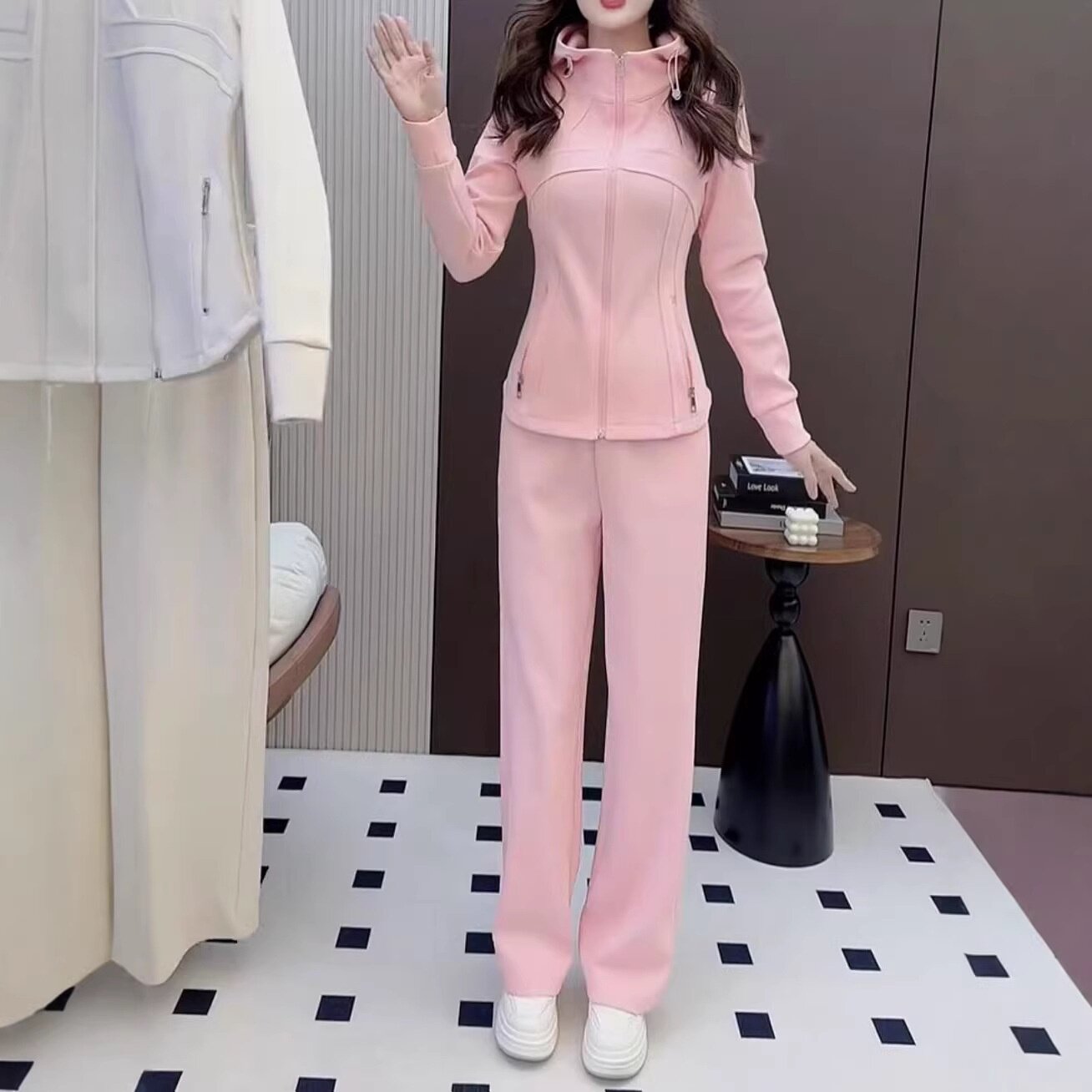 996203大爱美依缘2026春季新款修身收腰显瘦连帽卫衣直筒卫裤套装