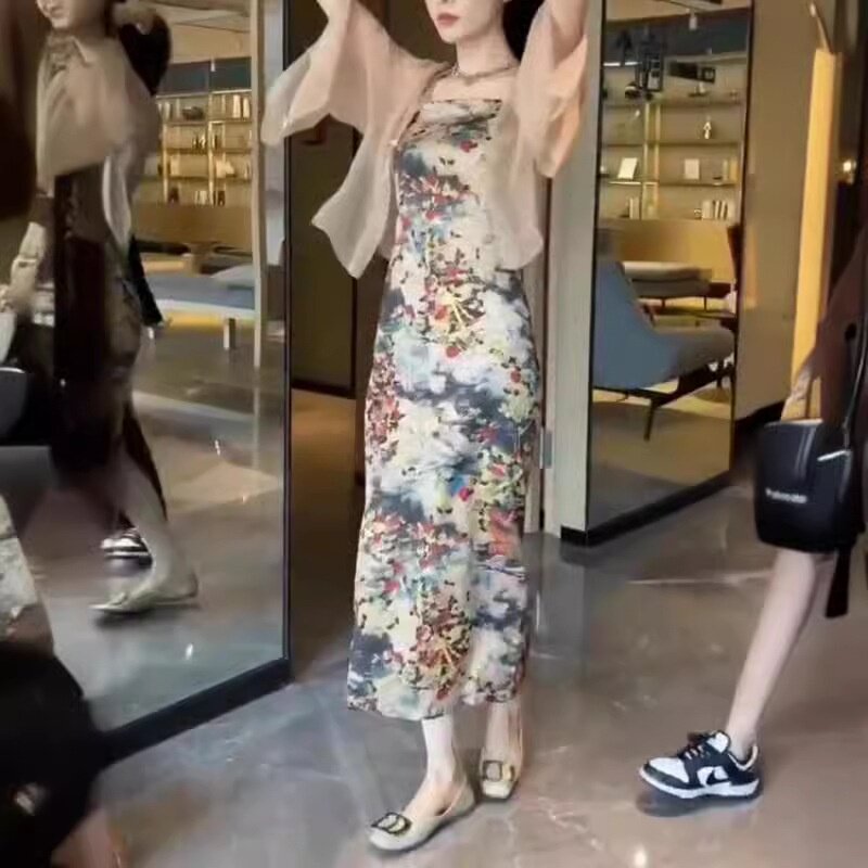 24210大爱美依缘2025夏季新款时尚网纱披肩外套印花吊带长裙女装