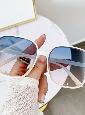 大方框海洋渐变色太阳镜