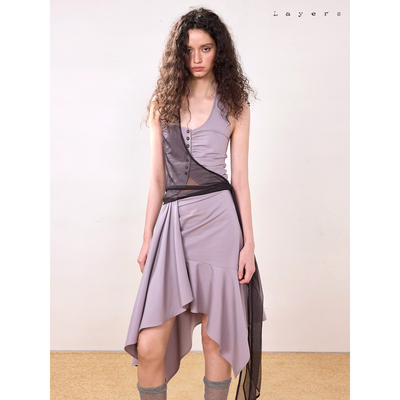 不对称拼色拼纱V领挂脖马甲上衣