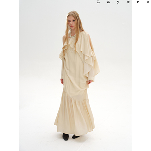 微肌理褶皱连衣裙 Layers 立体斜肩不规则设计 想象 米黄 花边