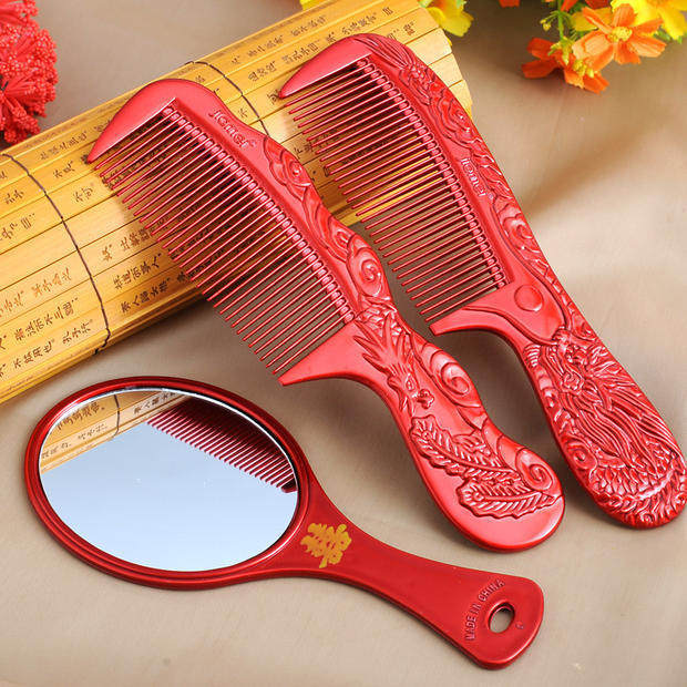 婚庆用品新娘嫁妆梳子镜子套装红色浮雕龙凤喜庆镜梳套装结婚梳子