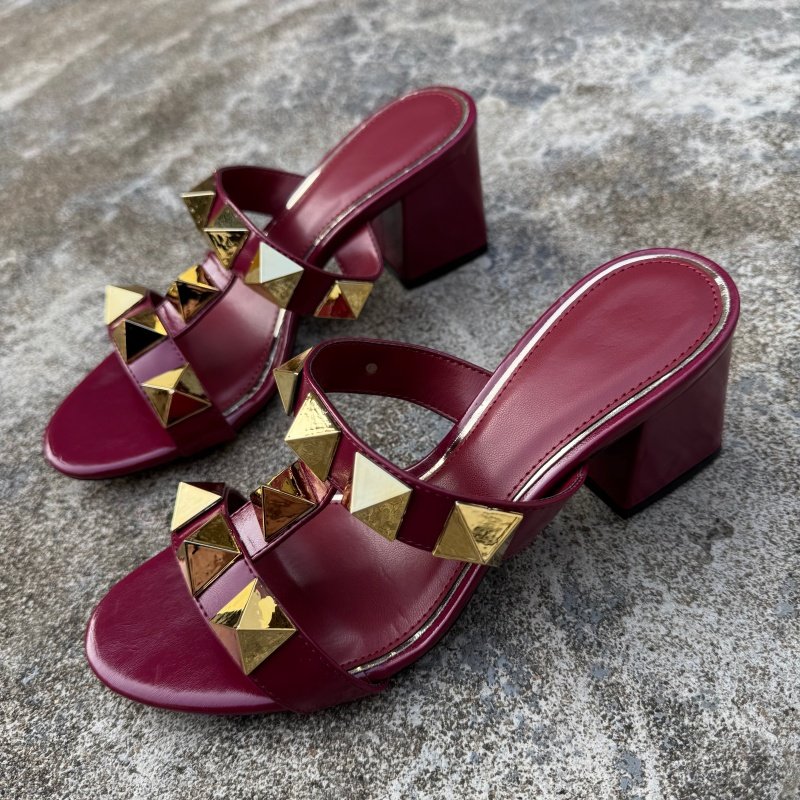 大码鞋春夏季新款铆钉凉鞋子女粗跟高跟凉拖性感一字拖鞋外穿