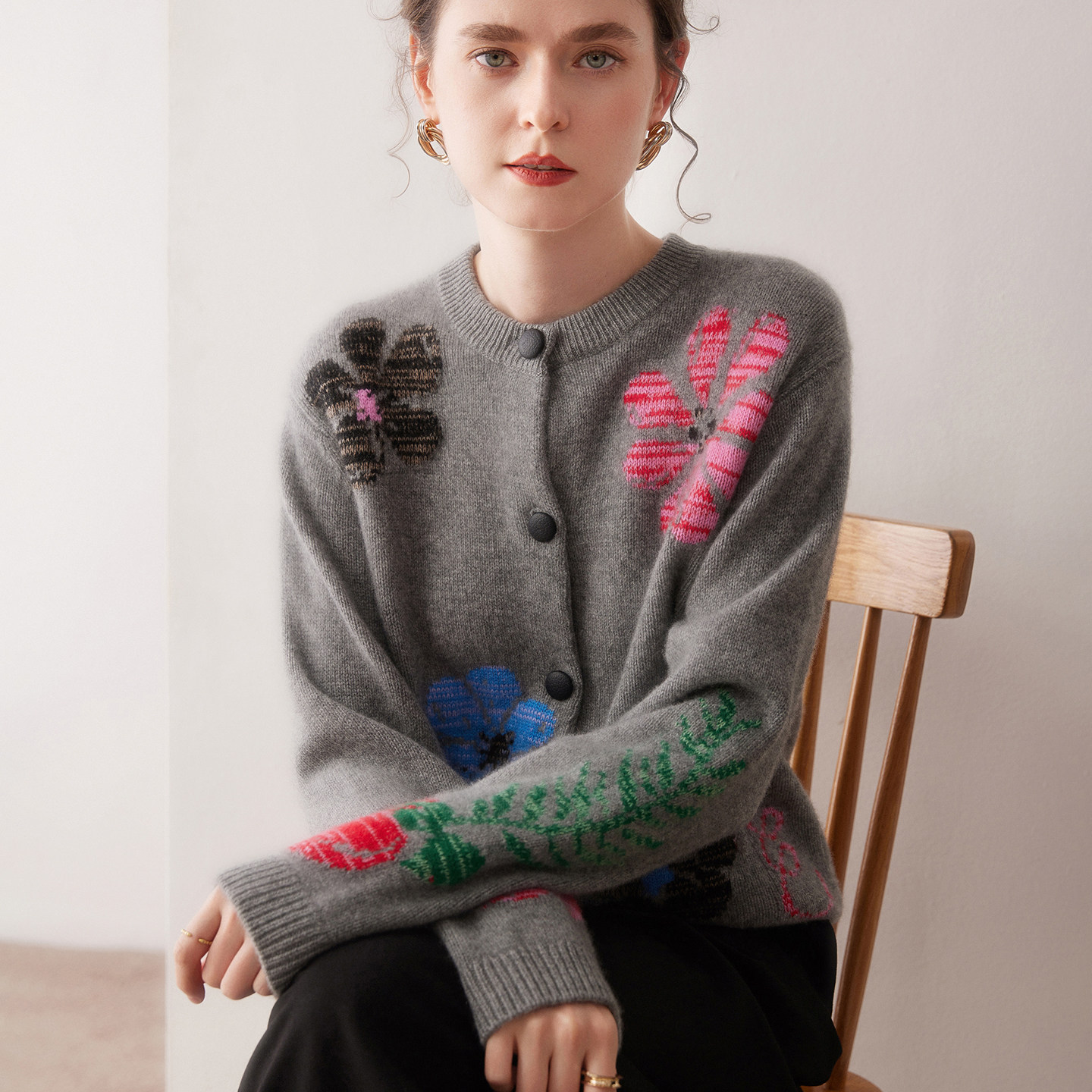 高端纯山羊绒衫精品2025新款重磅上衣花朵针织女欧货开衫毛衣外套,女装/女士精品,羊绒衫,淘宝优惠券,粉丝福利购,淘宝优惠卷