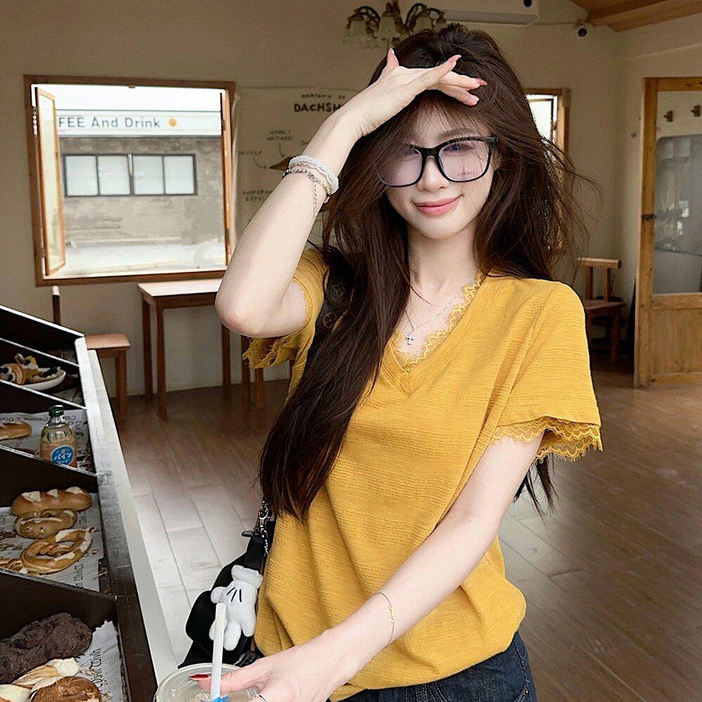 大码女装人手一件 蕾丝拼接设计感暗条纹肌理感针织短袖T恤两色