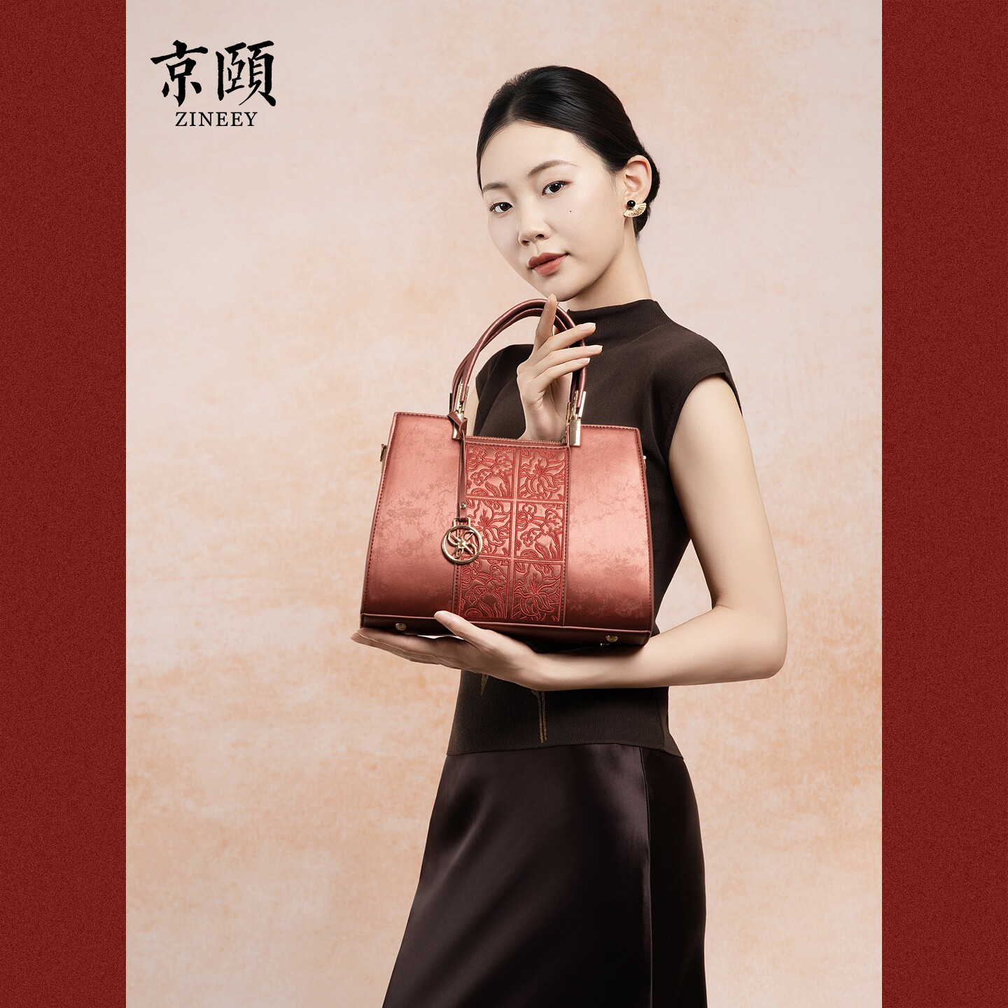 新中式酒红刺绣手提包2026新款喜婆婆宴会大气婚包中年妈妈敬酒包