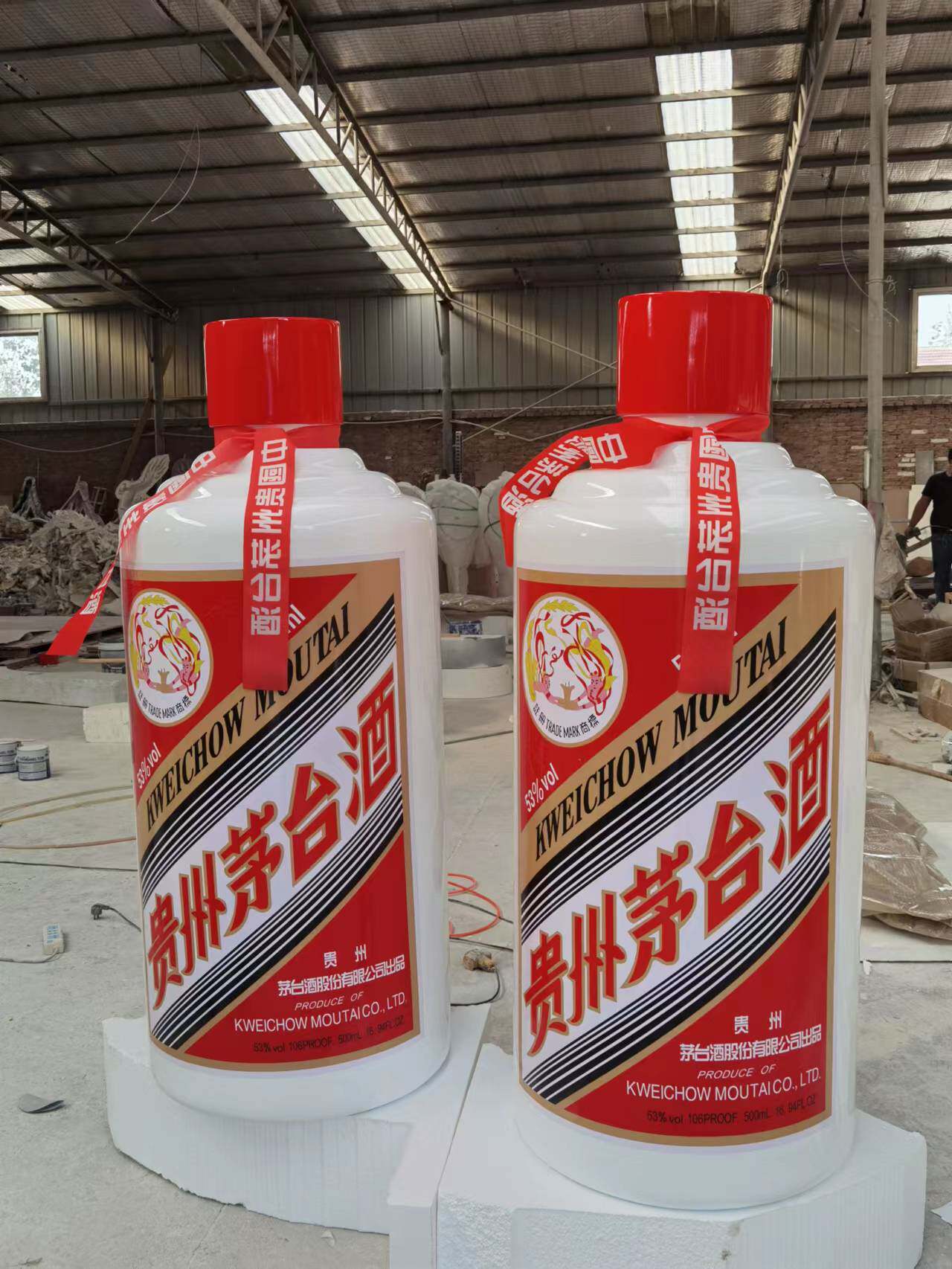 玻璃钢酒瓶子模型 仿真名牌酒瓶雕塑广告标识 展览模型定制