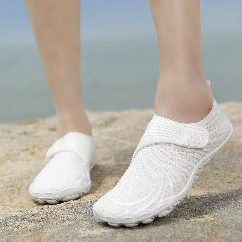 新款防滑透气儿童户外游泳涉水沙滩溯溪鞋跳绳攀岩男女童休闲鞋子