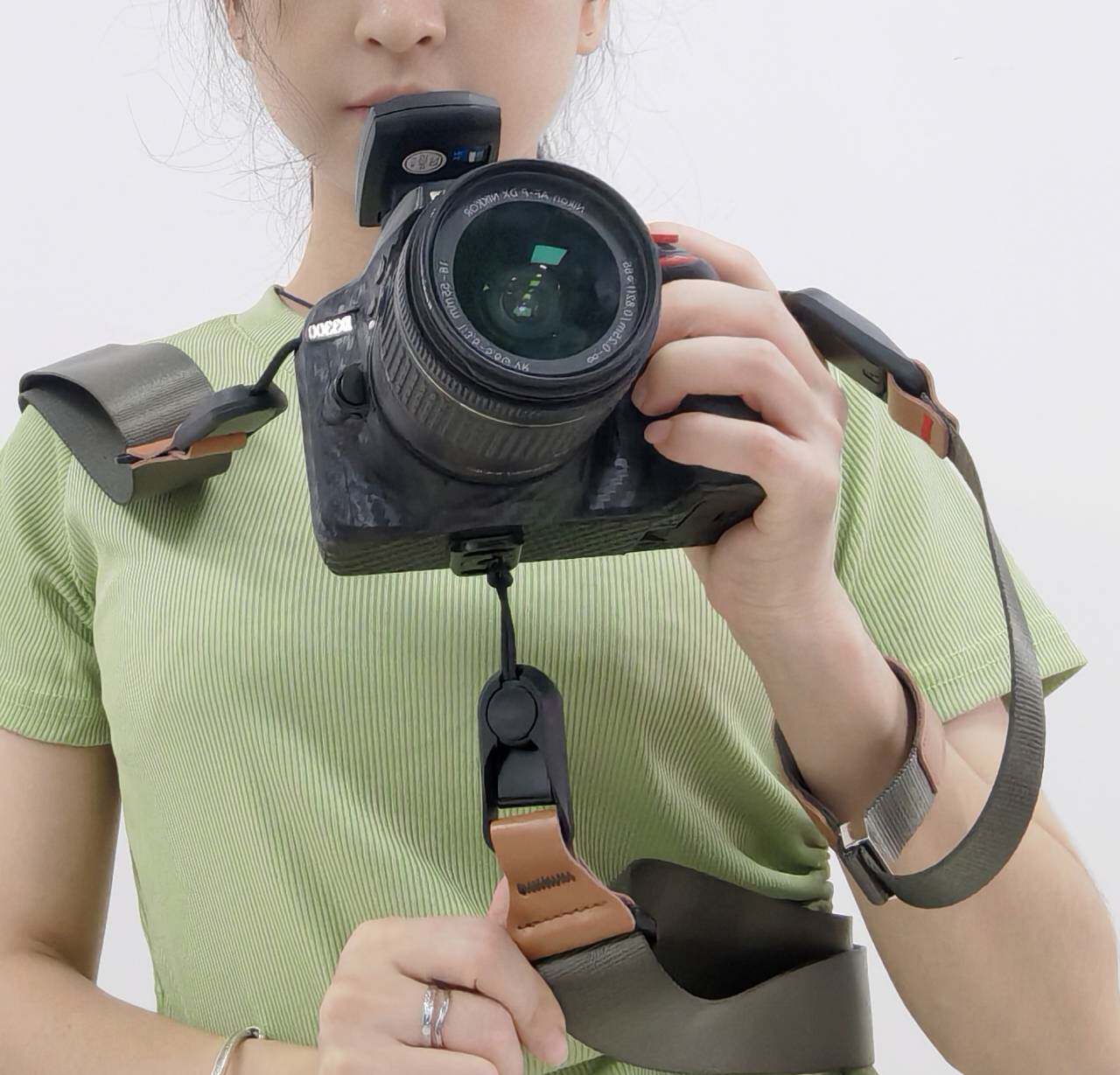 相机背带适用索尼富士尼康佳能R10XT5Z5斜跨快拆肩带磁吸手腕带