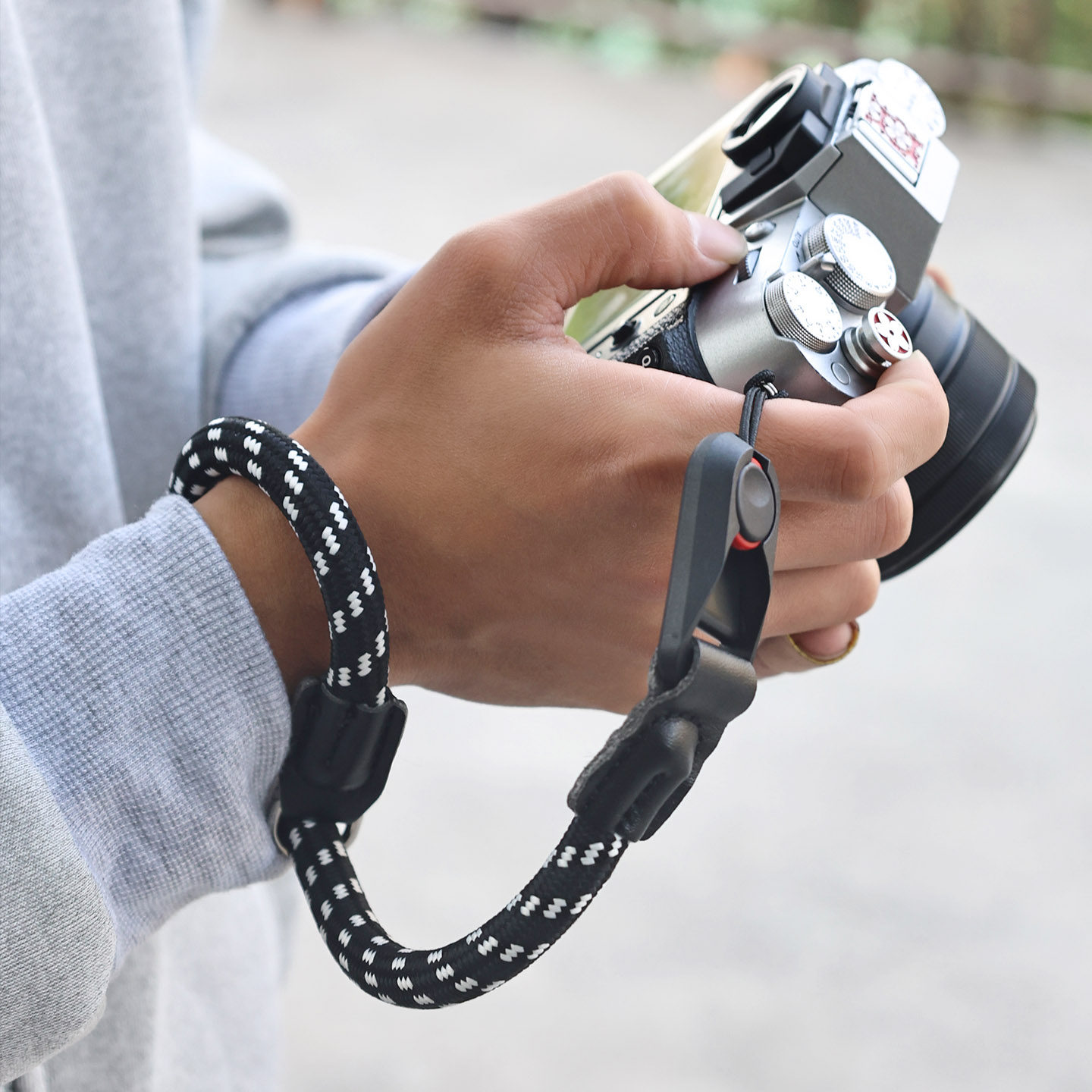 登山绳相机手腕带适用富士x100vi xt50佳能m50户外便携伞绳防丢绳