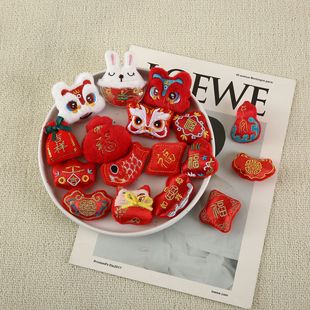 卡通毛绒公仔胸针招财猫锦鲤包包别针袜子围巾辅料配饰 新年款