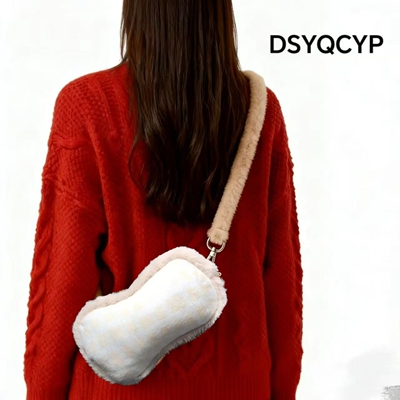 新款DSYQCYP冬季可爱花生毛绒包软萌时尚斜挎包少女心卡通单肩包
