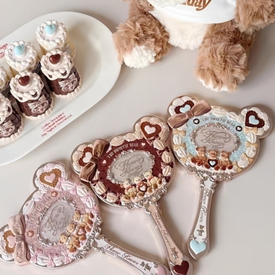 上新啦 当天可发 都是现货～花知晓甜心小熊新品手持镜子高颜值