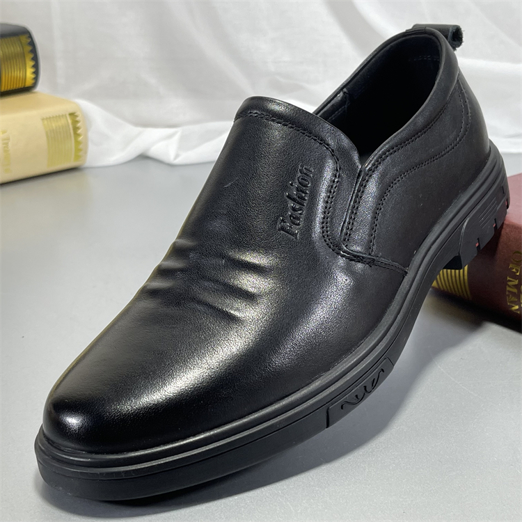 头层牛皮鞋男2025新款断码处理真皮男鞋厚底耐磨一脚蹬牛皮驾车鞋