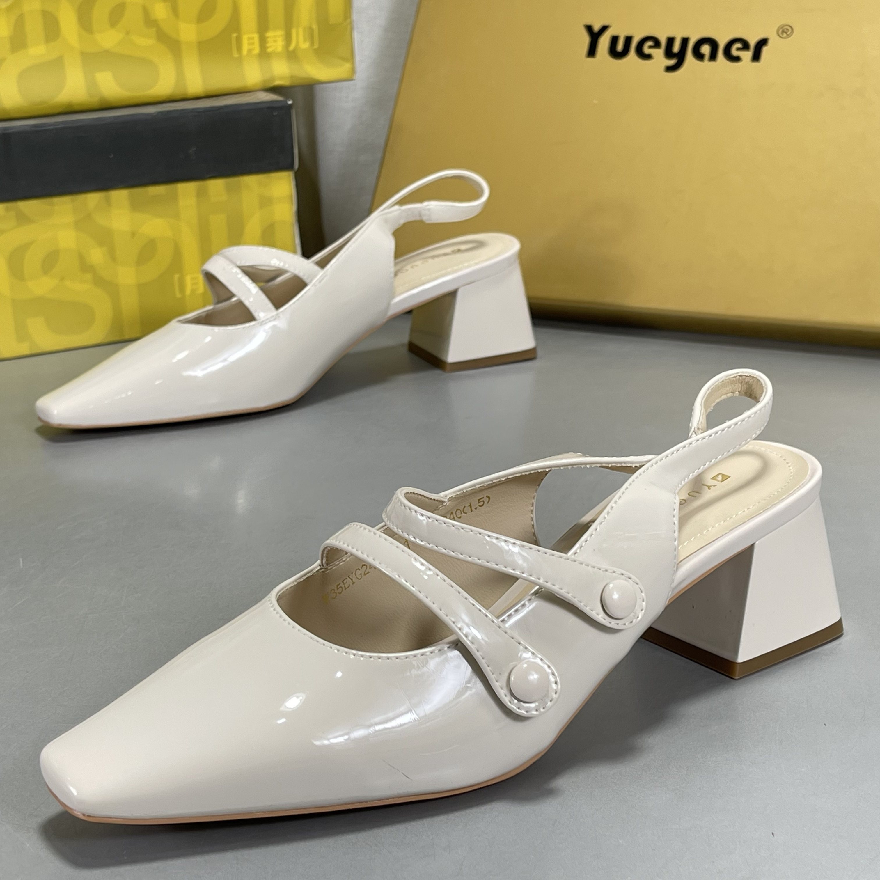 月芽儿正品折扣漆皮法式方头玛丽珍气质羊皮包头凉鞋女粗跟配裙子,女鞋,玛丽珍鞋,淘宝优惠券,粉丝福利购,淘宝优惠卷