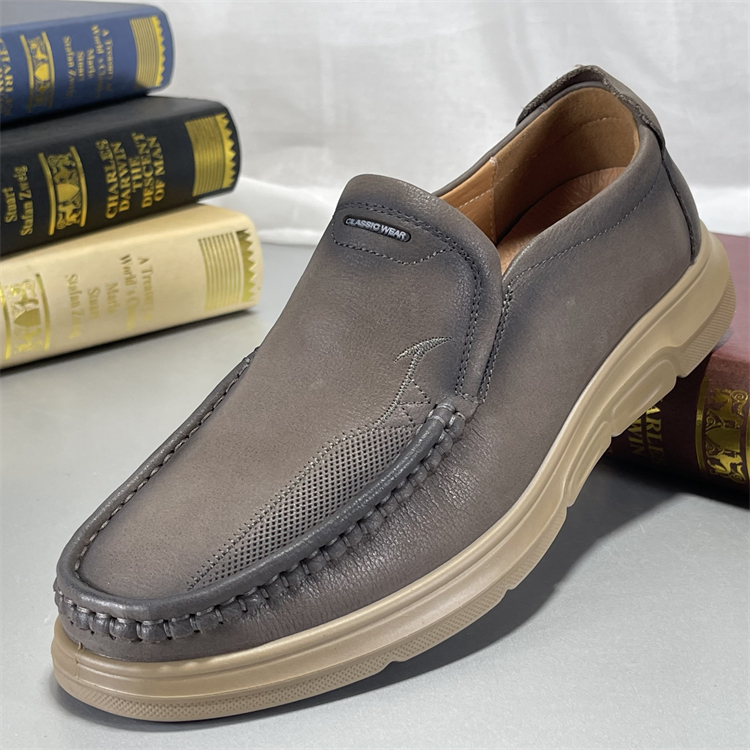 品牌男鞋头层牛皮厚底休闲皮鞋男2025新款全真皮舒适软底减震单鞋