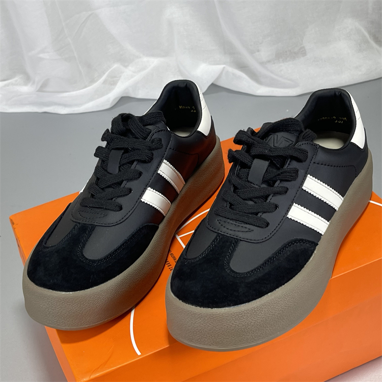 小白鞋女厚底2025春季新款阿甘德训鞋增高休闲板鞋松糕系带单鞋