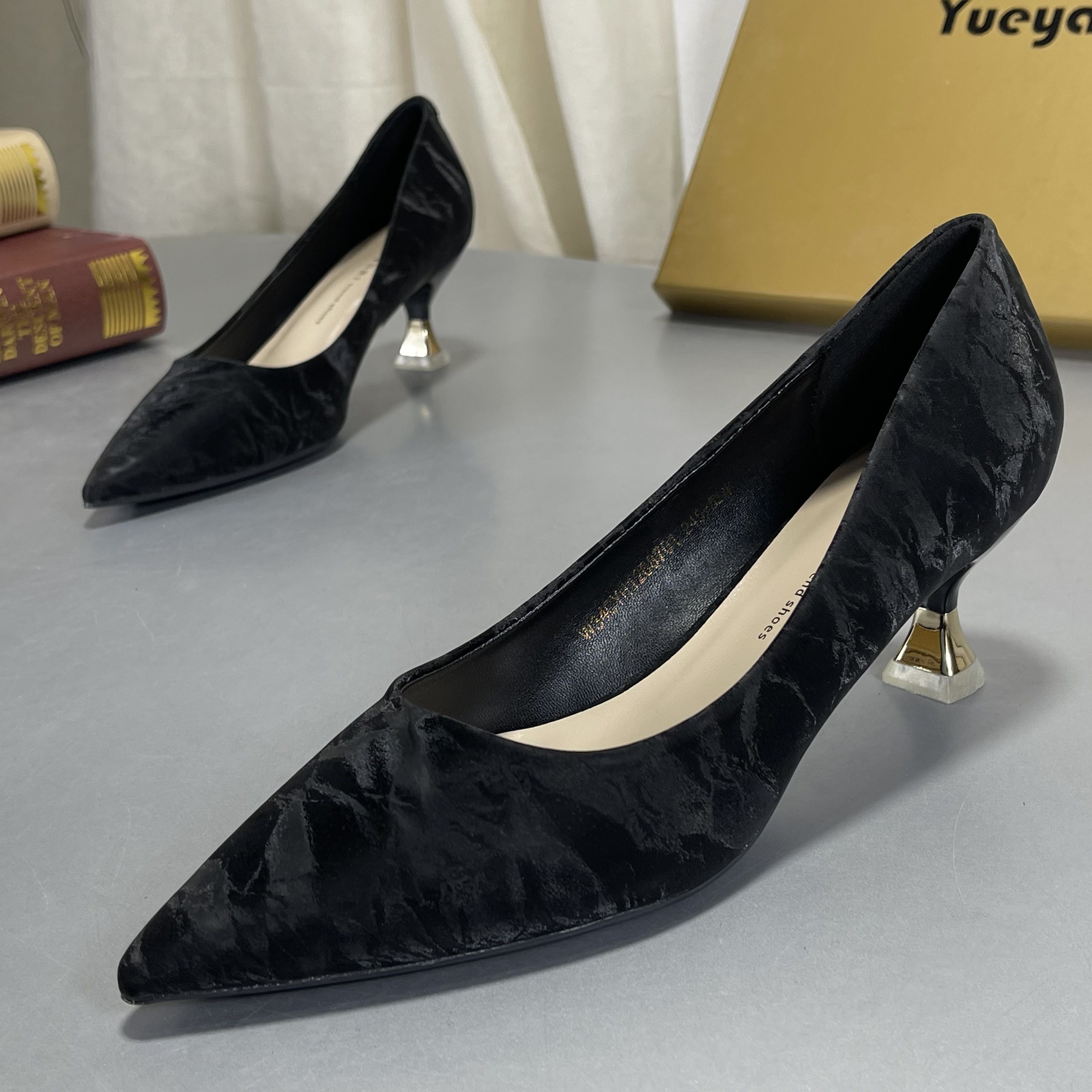 月芽儿正品专柜法式浅口单鞋女2026春款中跟法式通勤黑色工作鞋女,女鞋,浅口单鞋,淘宝优惠券,粉丝福利购,淘宝优惠卷