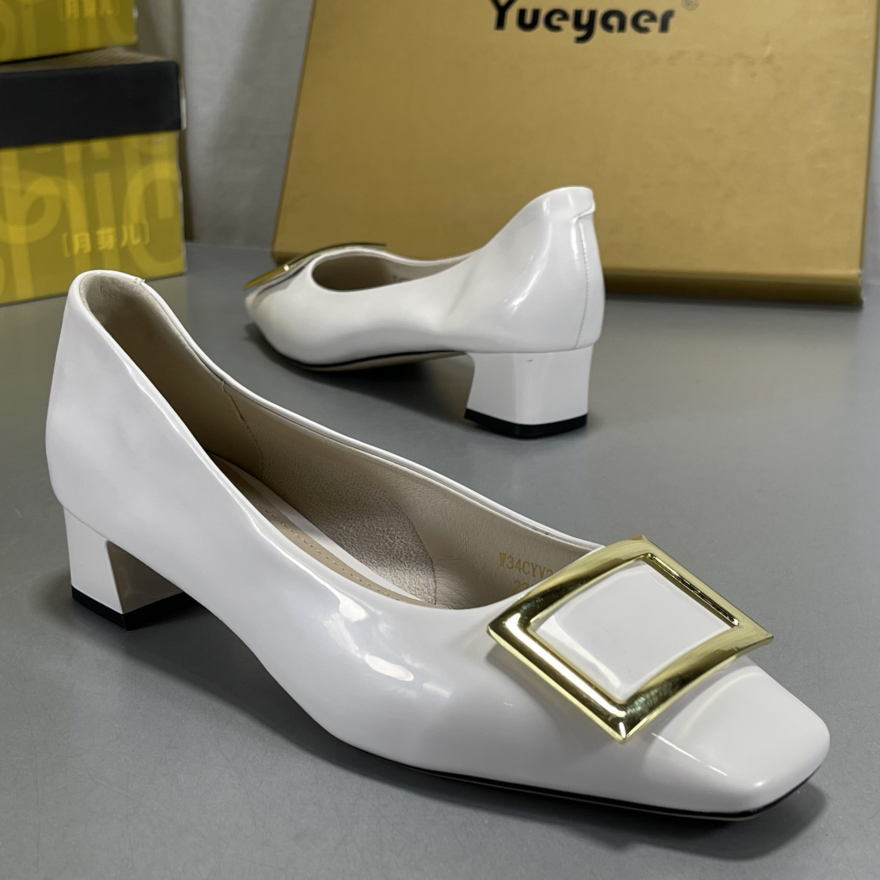 月芽儿法式粗跟单鞋女2026新款春季方头浅口方扣中跟配裙子高跟鞋,女鞋,浅口单鞋,淘宝优惠券,粉丝福利购,淘宝优惠卷