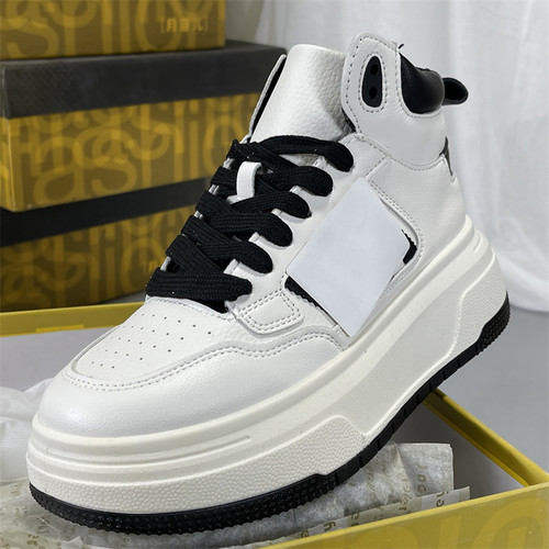 专柜正品月牙儿厚底小白鞋女2025春秋高帮板鞋真皮软底系带运动鞋