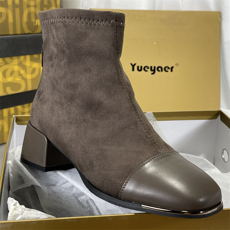 月芽儿加绒羊皮瘦瘦靴女2025新款秋冬方头气质粗跟马丁靴时尚短靴