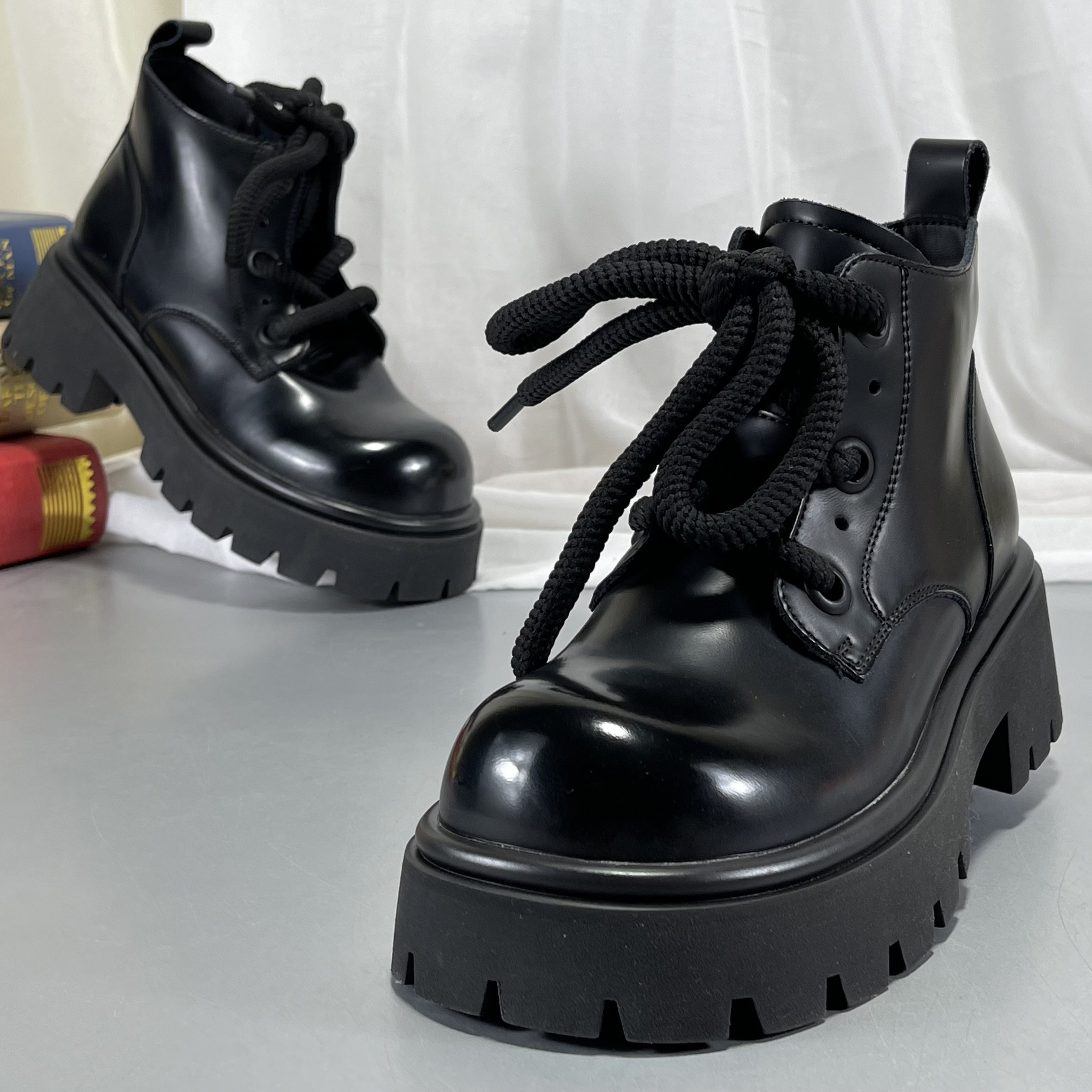 品牌真皮大头马丁靴2025秋冬新款厚底增高时尚系带短靴英伦复古风,女鞋,马丁靴,淘宝优惠券,粉丝福利购,淘宝优惠卷