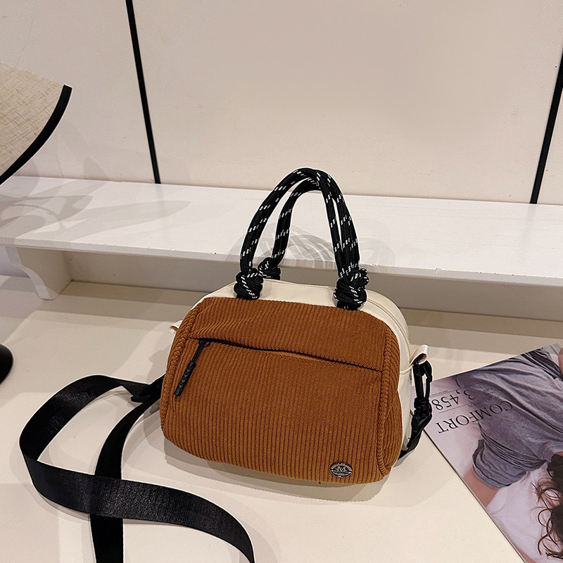 新款外出小挎包多隔层大容量小方包轻便通勤斜挎包复古妈咪零钱包