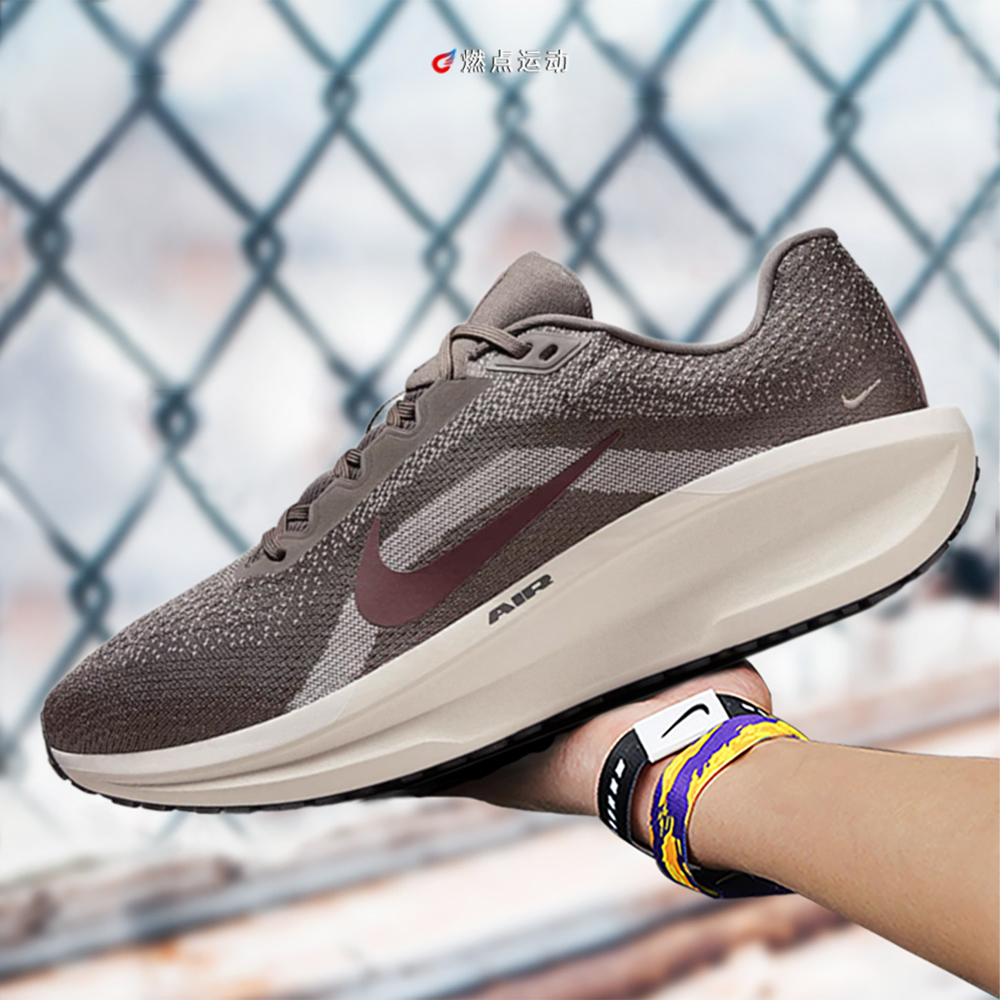 NIKE AIR WINFLO 11 耐克男子低帮轻便缓震男子跑鞋 FJ9509-200 - 实物图