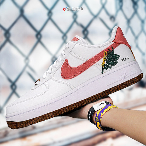 Nike/耐克 NIKE AIR FORCE 1 07 SE W AF1 女子板鞋CZ0269-101