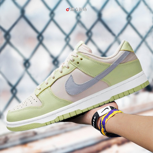 Nike耐克耐磨低帮耐磨运动休闲鞋