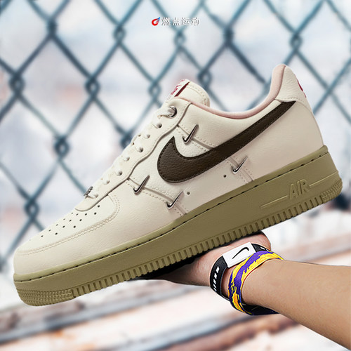 Nike/耐克 WMNS AIR FORCE 1 '07 LX CNGCEL女子板鞋IQ9802-022
