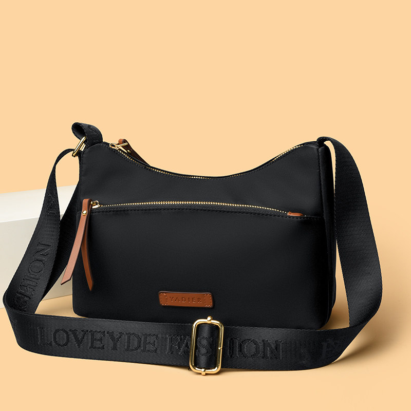 高级感尼龙牛津布托特包女2026新款休闲轻便妈妈包百搭单肩斜挎包